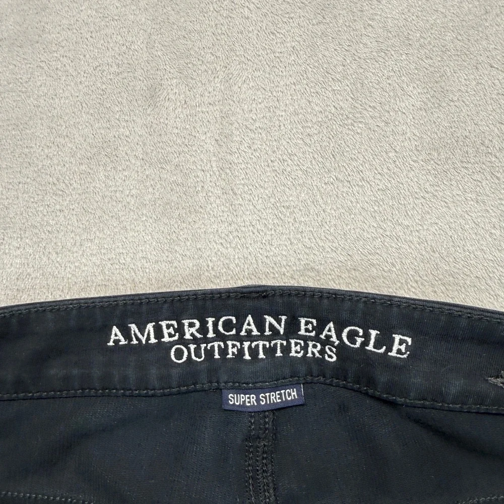 American Eagle Jeans Women's 2 Jegging Black Super Stretch Distressed Knee Slits - Picture 3 of 10